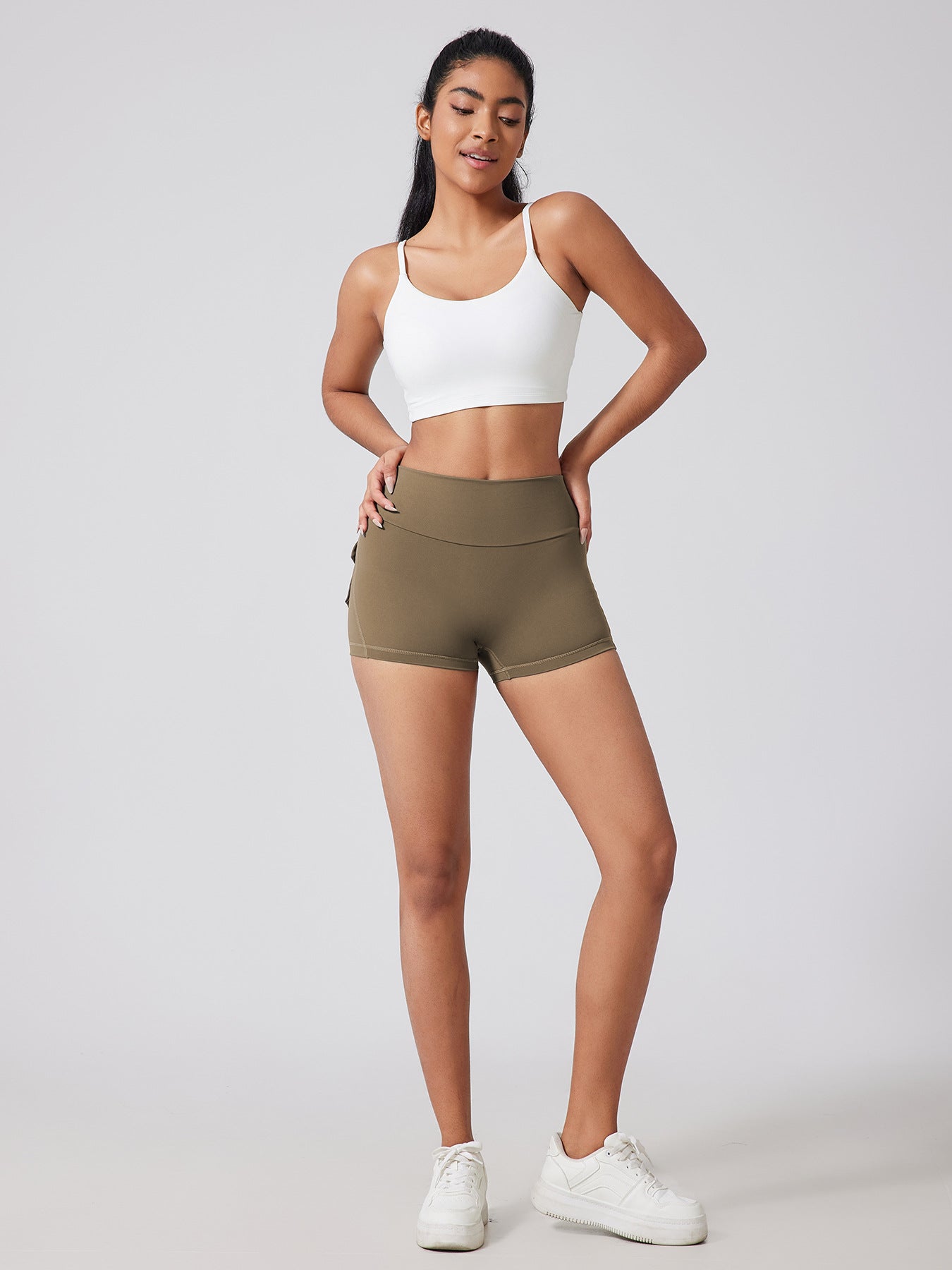 Fitness Shorts with Pockets, Sports Yoga Pants for Women, Bare-Skin Peach Butt Workwear Tight Shorts