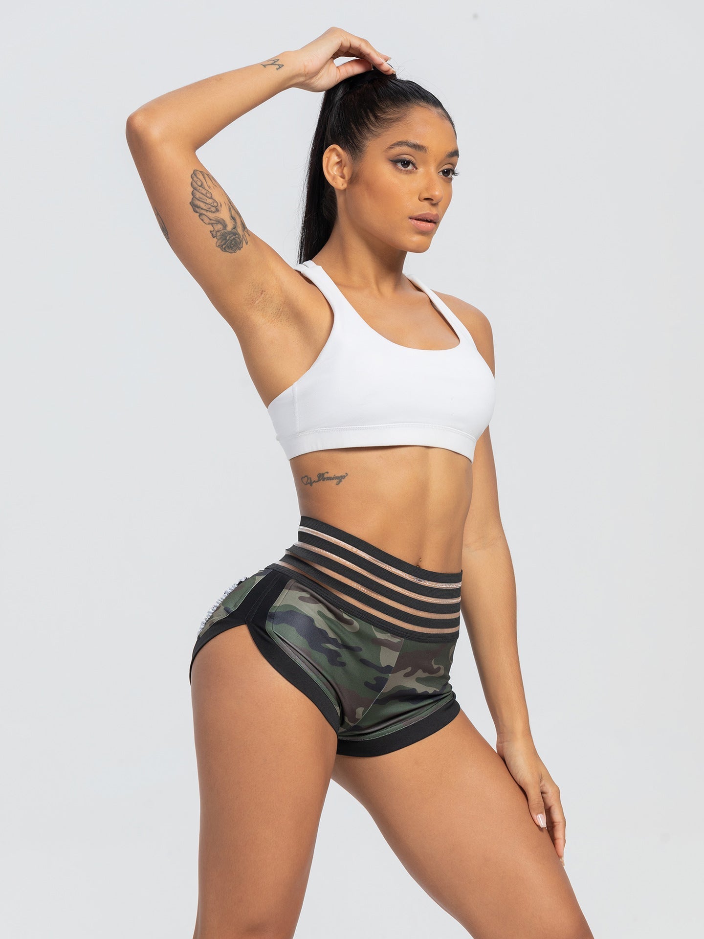 Peach Lace Waist Camouflage Print Yoga Shorts Sports Leggings with Pockets and Butt-Lifting Design
