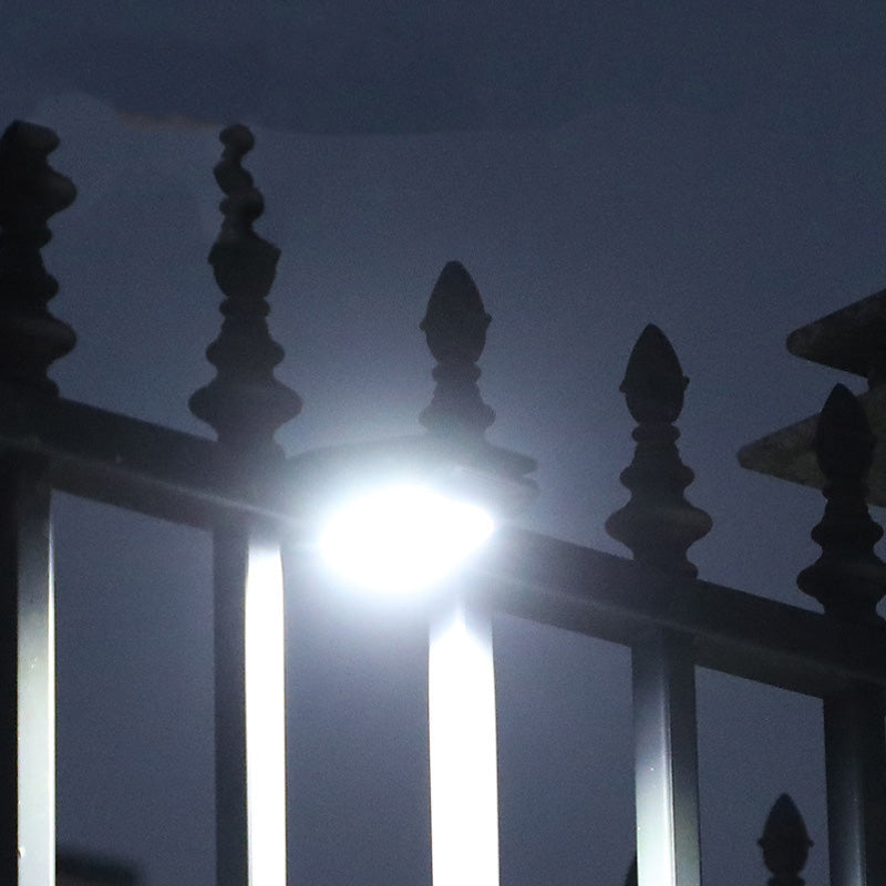 🌿 Solar clip light with motion sensor – 🔥Buy 2 now, get 1 free! Perfect for gardens, balconies, and patios! 🏡✨